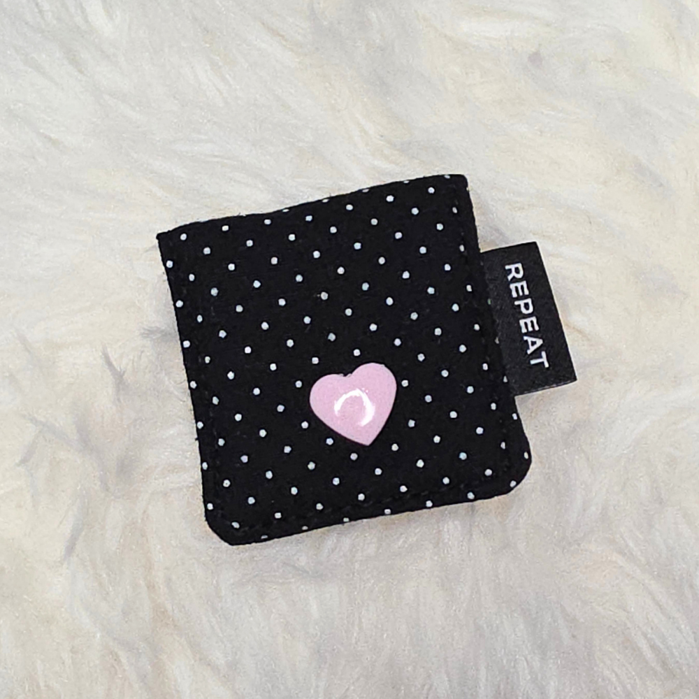 Coco Charging Cable Holder - Dotted Black