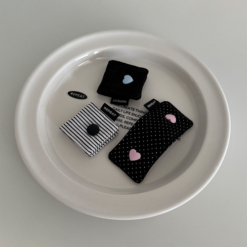 Coco Charging Cable Holder - Dotted Black
